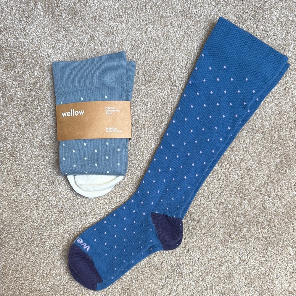 2 pairs of Wellow Compression Socks